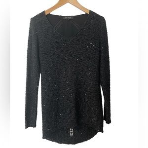 🎵 Gorgeous v-neck crochet black sparkly top size S